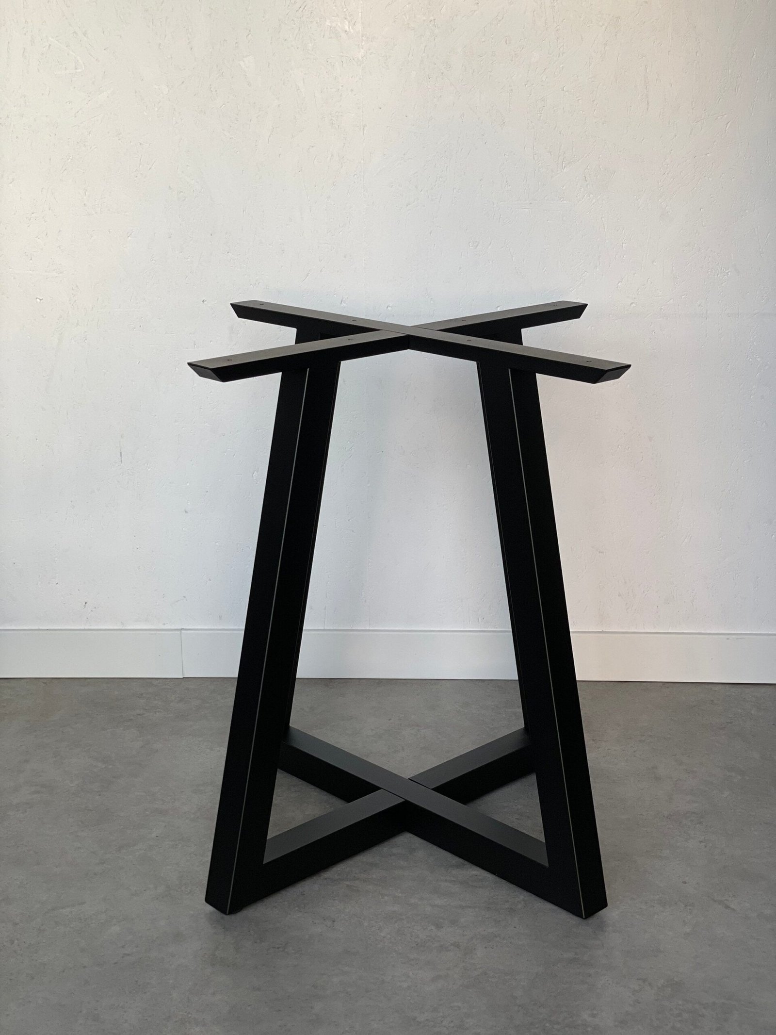 High Cross 5 dining table base, view 4