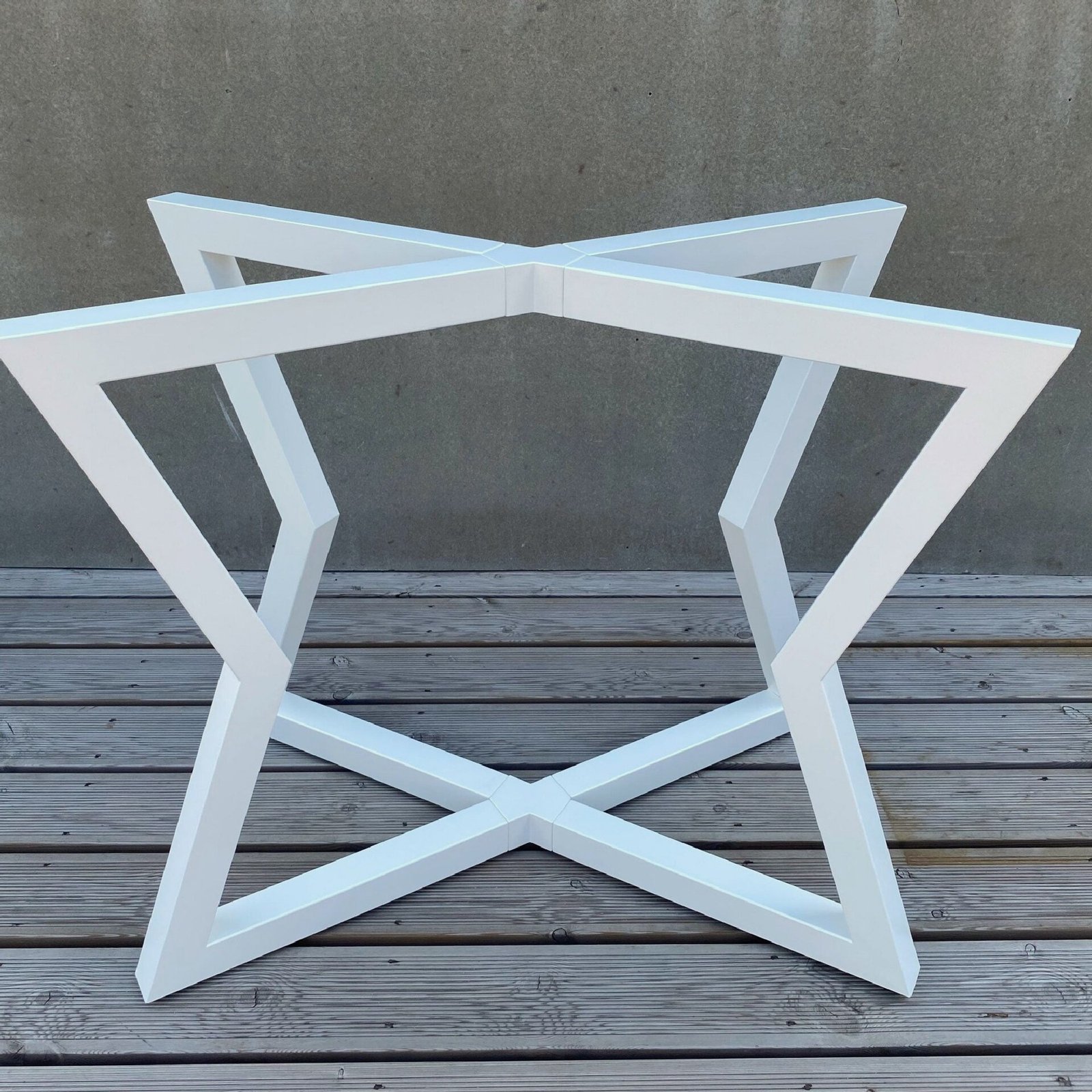 Big Star dining table base, view 3