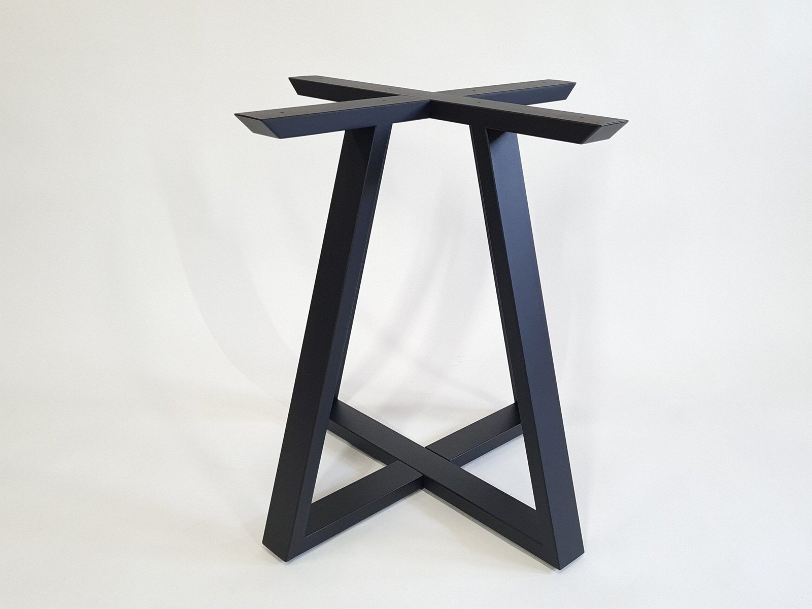 High Cross 2 dining table base